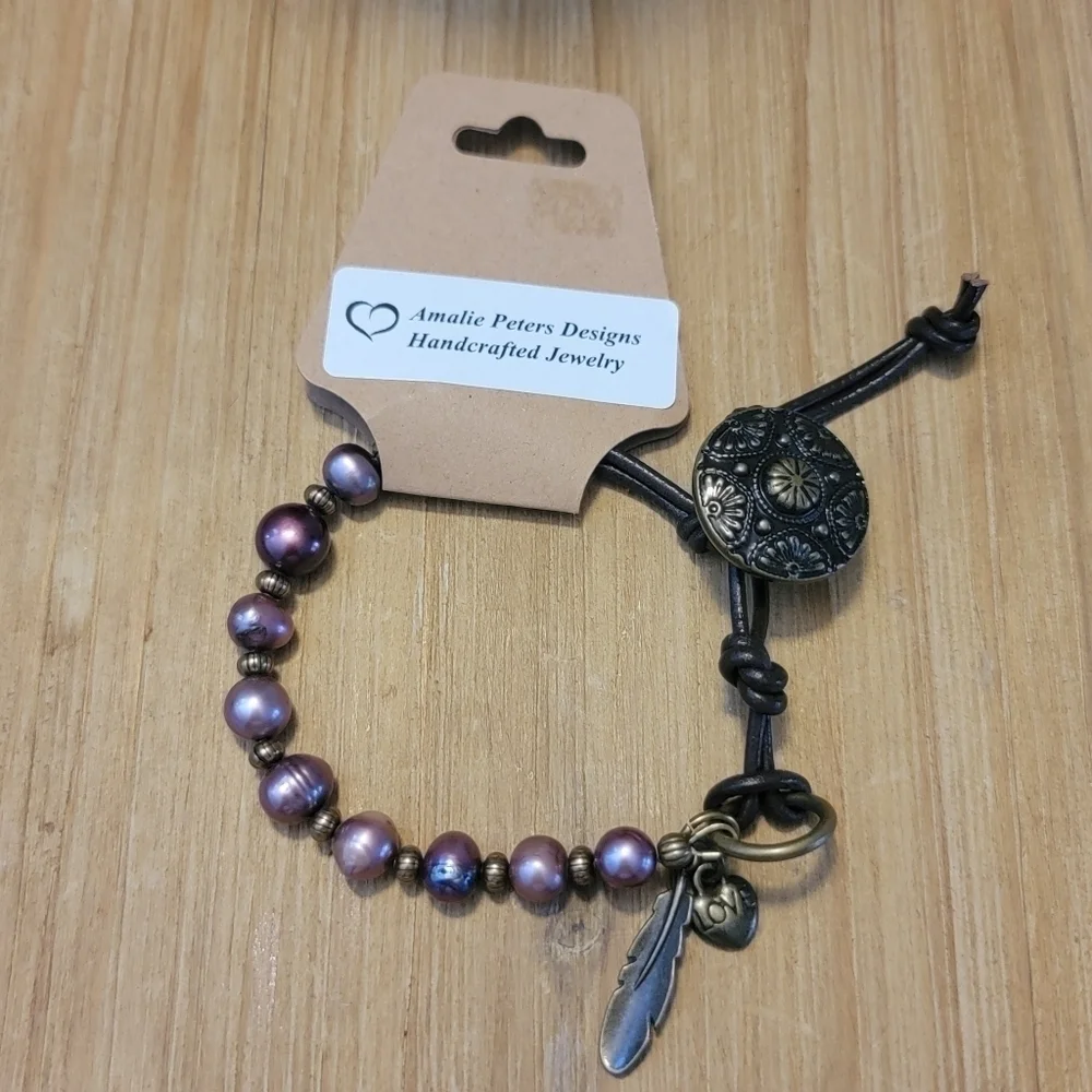 NEW Amalie Peters Brown Leather Burgundy Pearl Button Feather Boho Bracelet - Picture 1 of 9